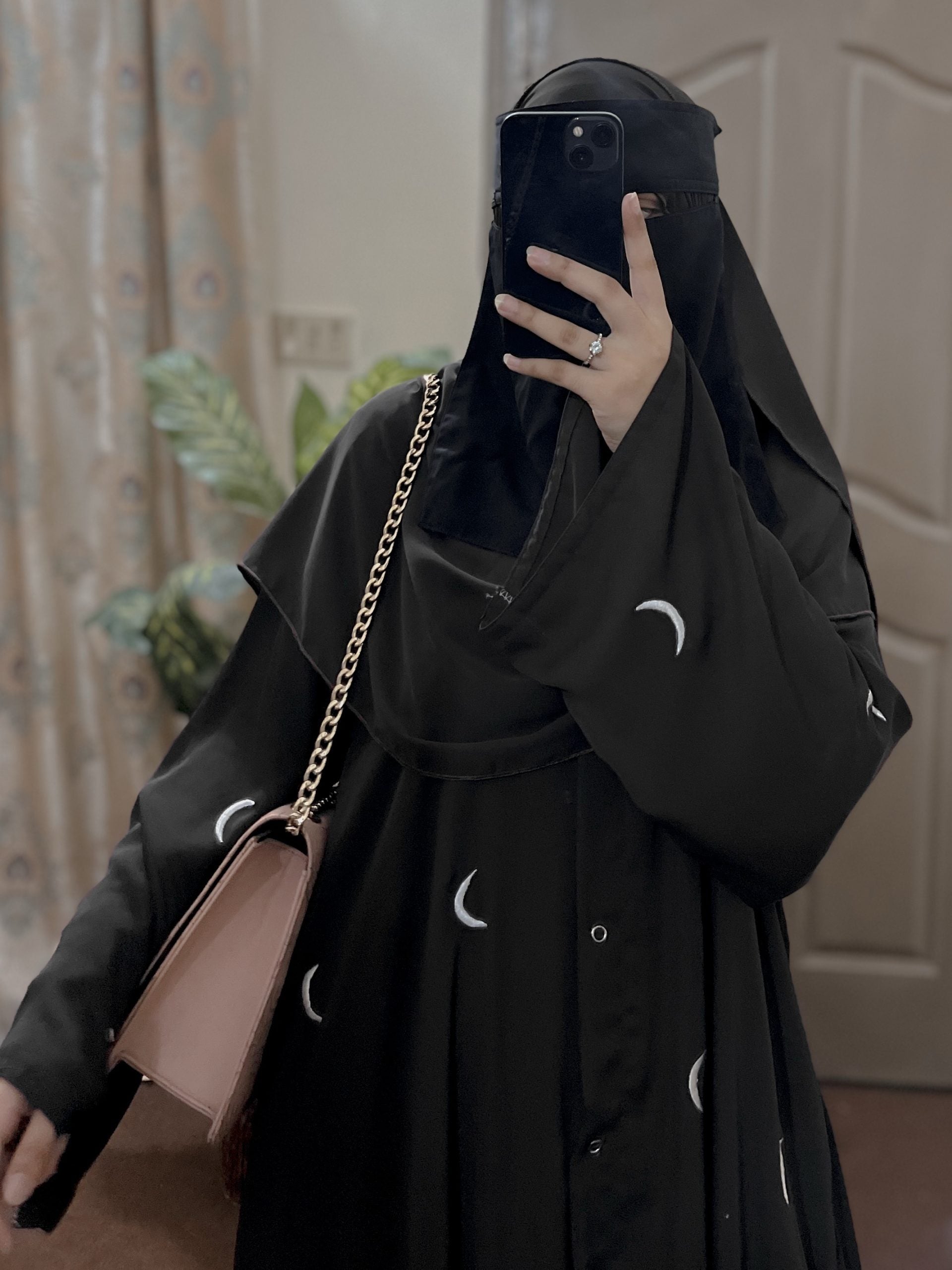 Hilal abaya