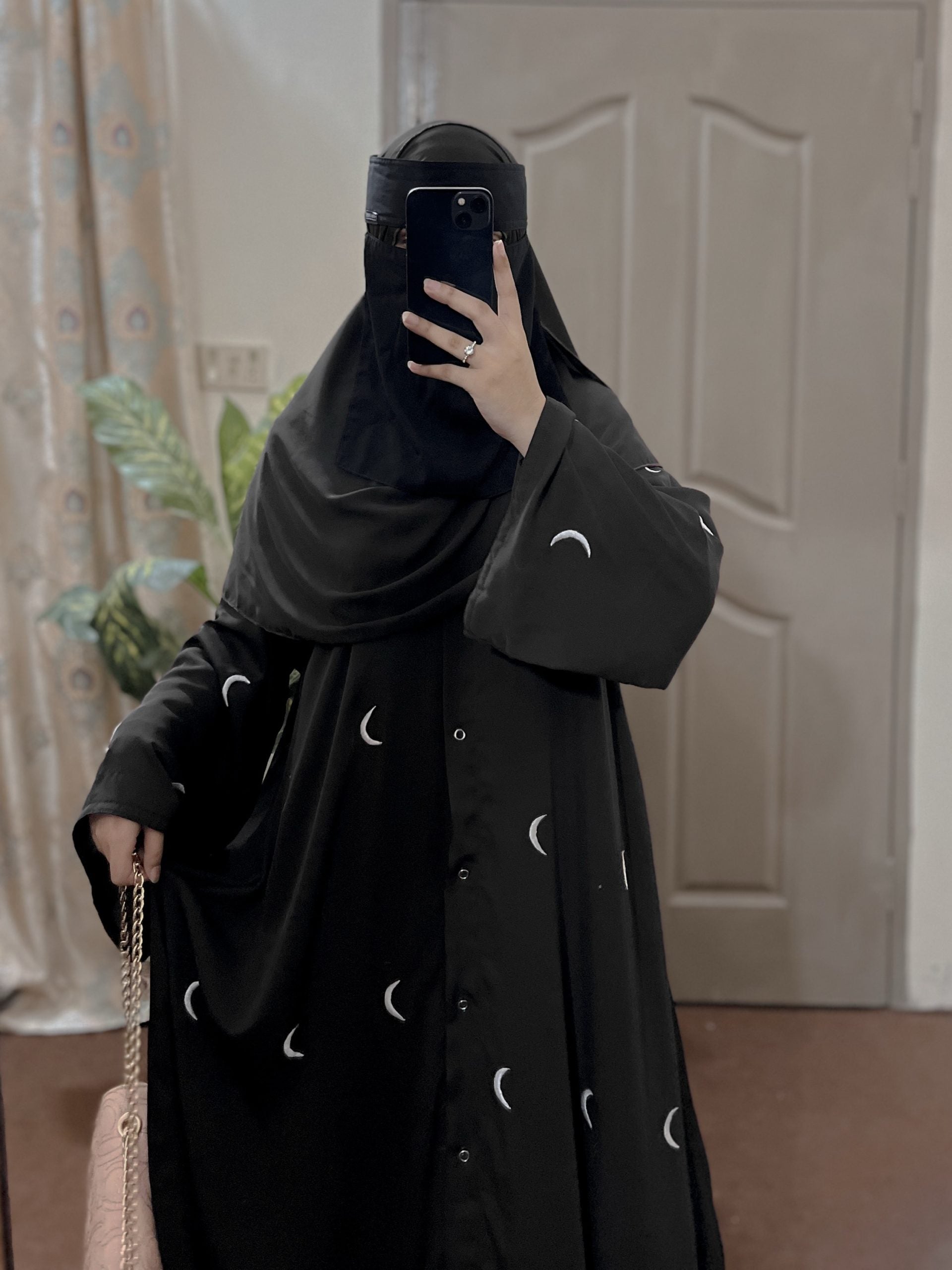 Hilal abaya