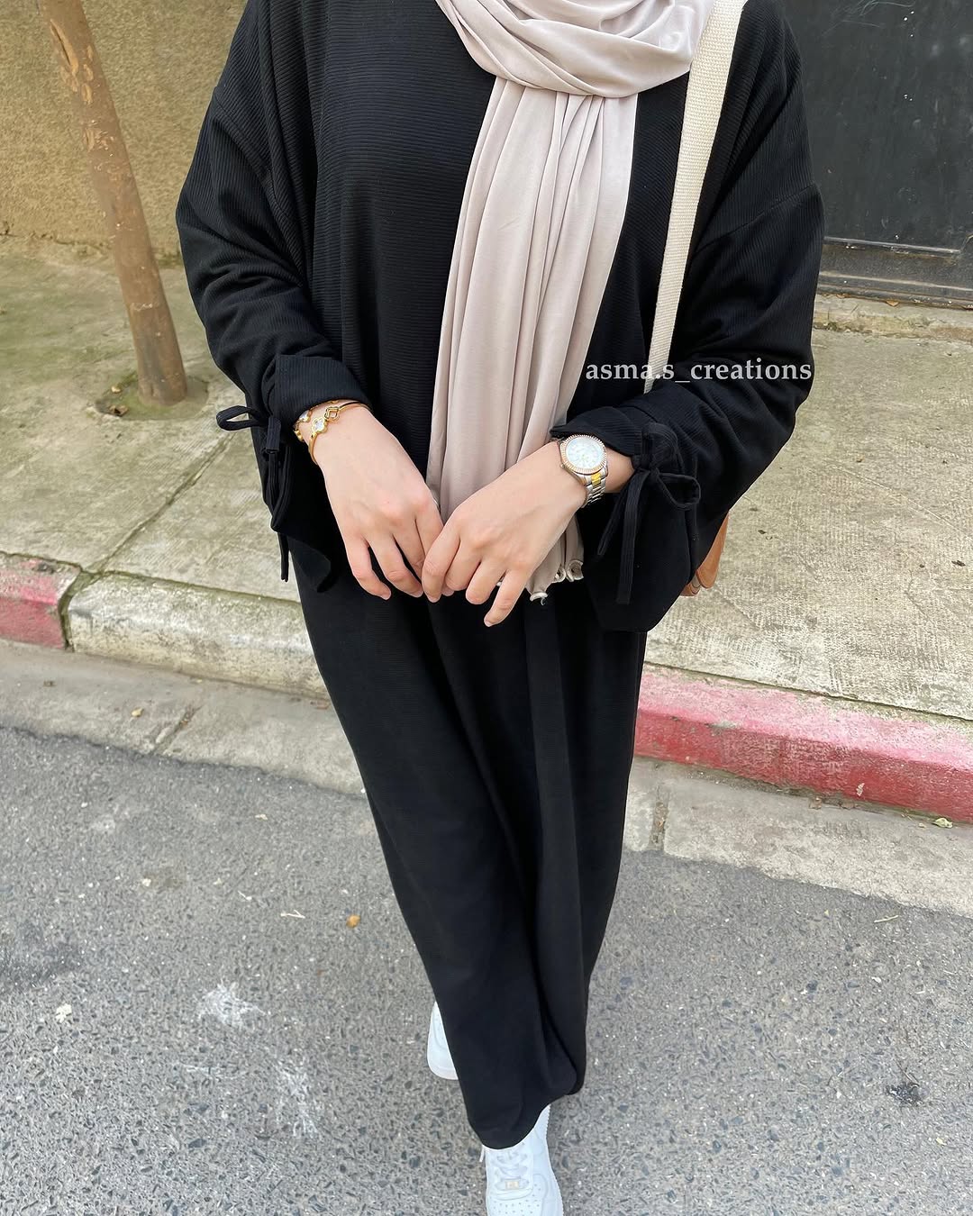 Knotted Abaya
