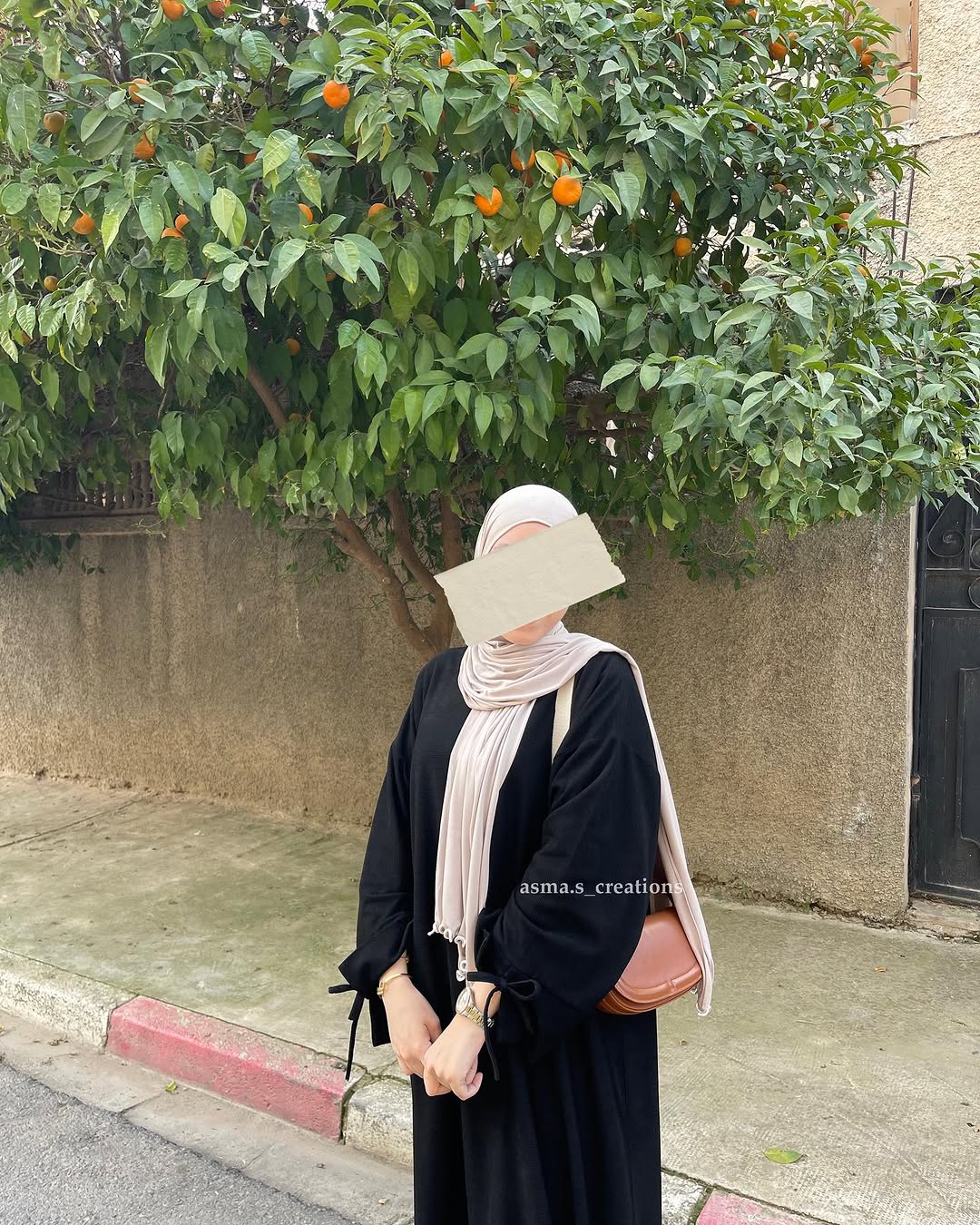 Knotted Abaya