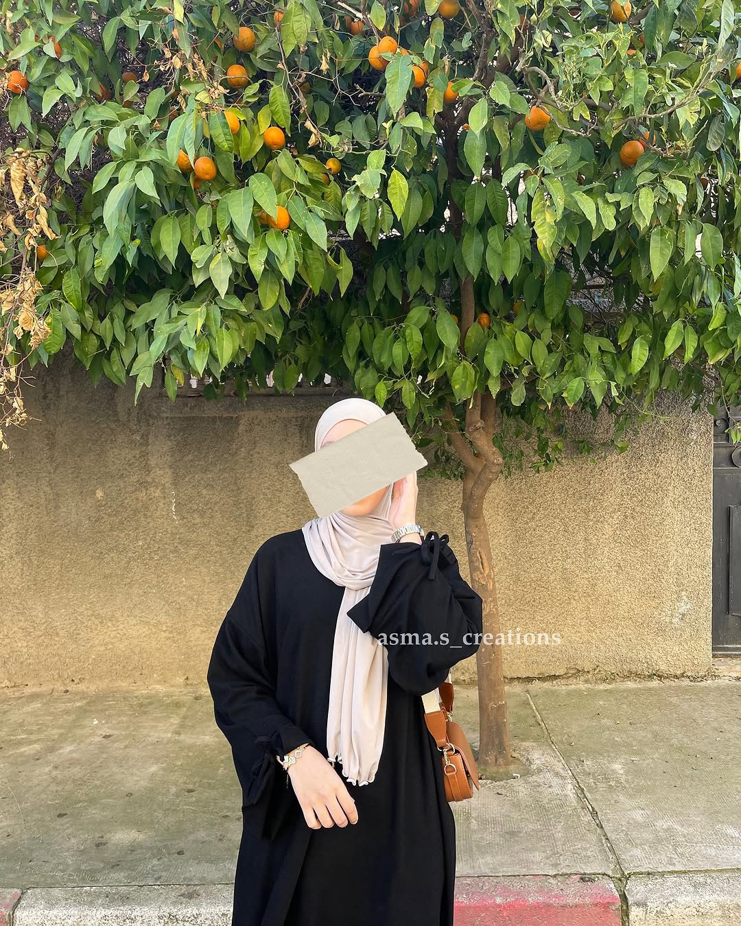 Knotted Abaya