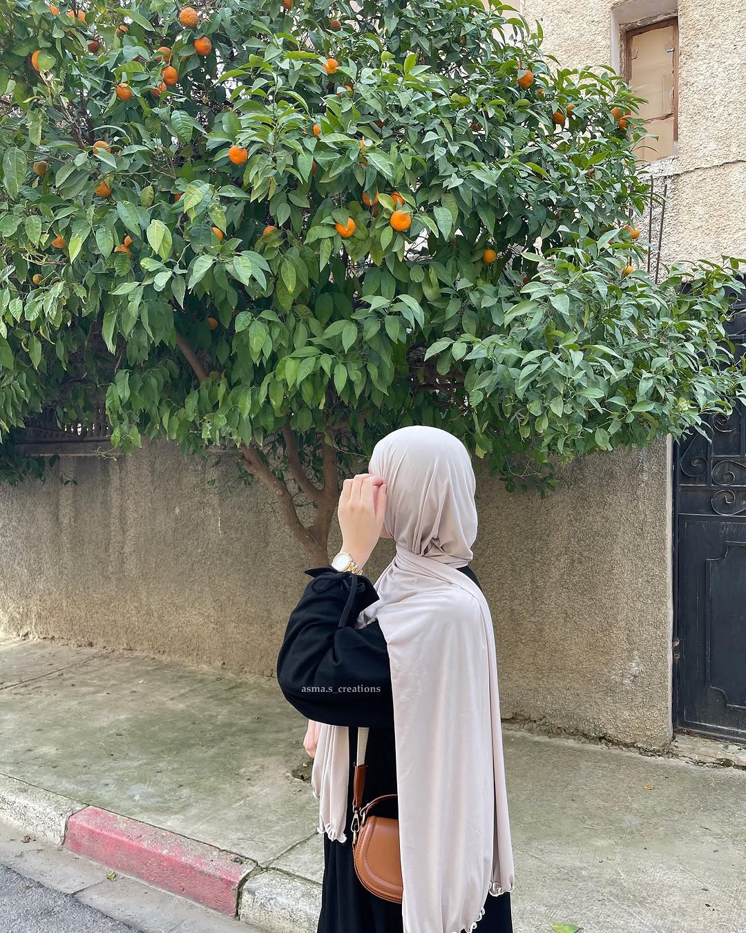 Knotted Abaya